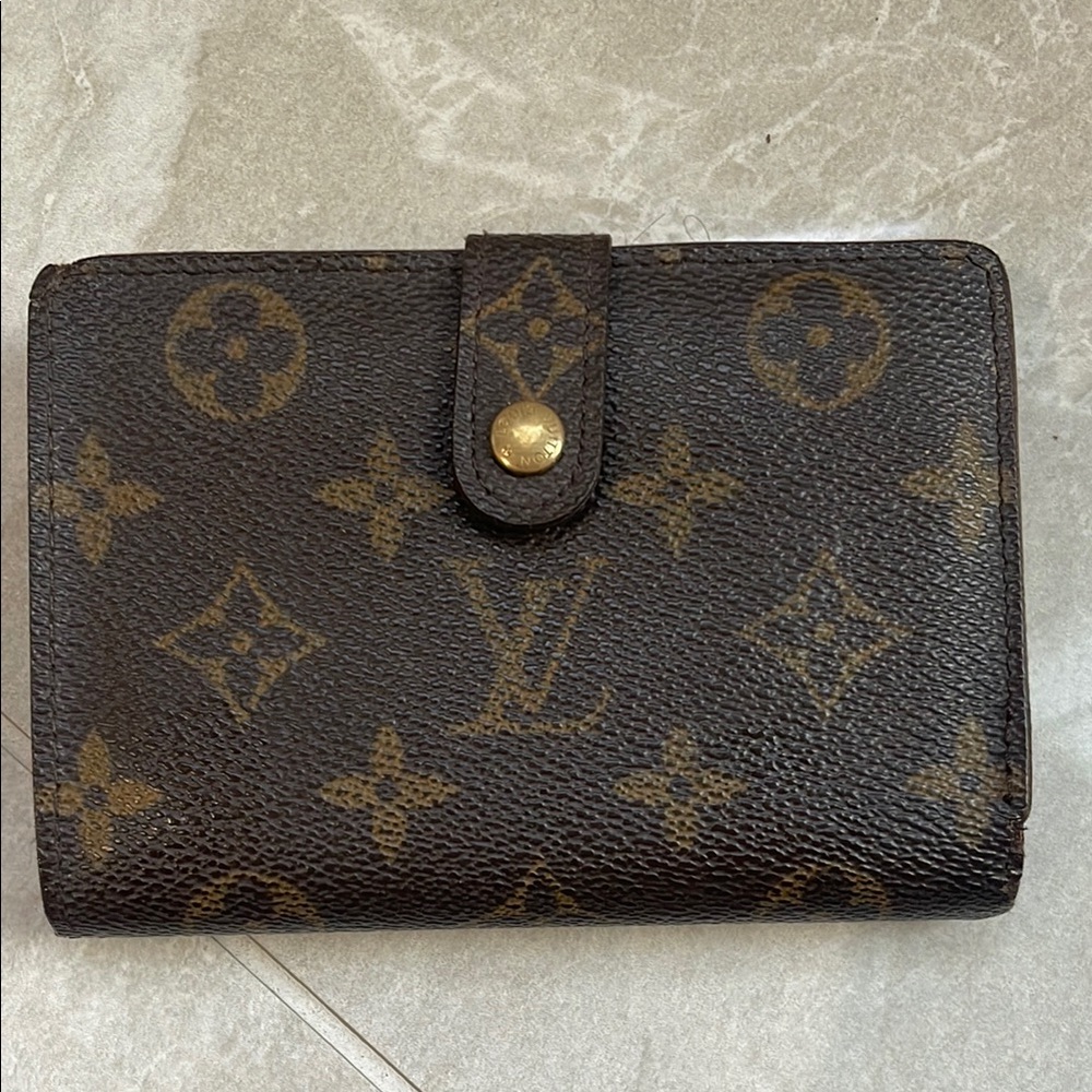 Louis Vuitton Brown Monogram Key & Card Holder authentic